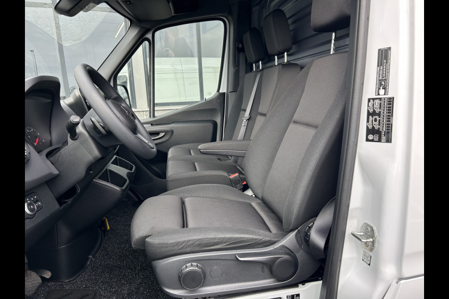 Mercedes-Benz Sprinter 317 CDI L2 H2 Automaat / 360 Camera / MBUX / Navigatie / Cruise control / Airco / 270 Graden achterdeuren