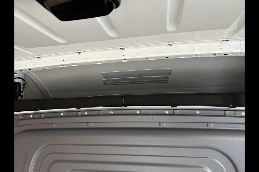 Mercedes-Benz Sprinter 317 CDI L2 H2 Automaat / 360 Camera / MBUX / Navigatie / Cruise control / Airco / 270 Graden achterdeuren