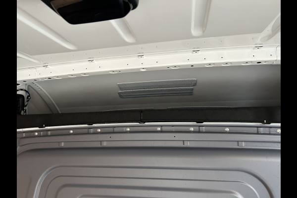 Mercedes-Benz Sprinter 317 CDI L2 H2 Automaat / 360 Camera / MBUX / Navigatie / Cruise control / Airco / 270 Graden achterdeuren