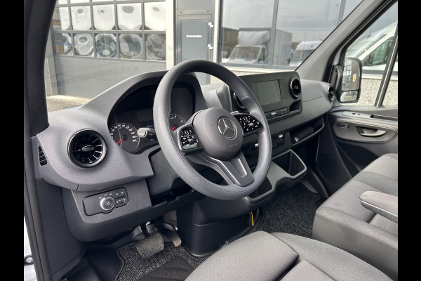 Mercedes-Benz Sprinter 317 CDI L2 H2 Automaat / 360 Camera / MBUX / Navigatie / Cruise control / Airco / 270 Graden achterdeuren