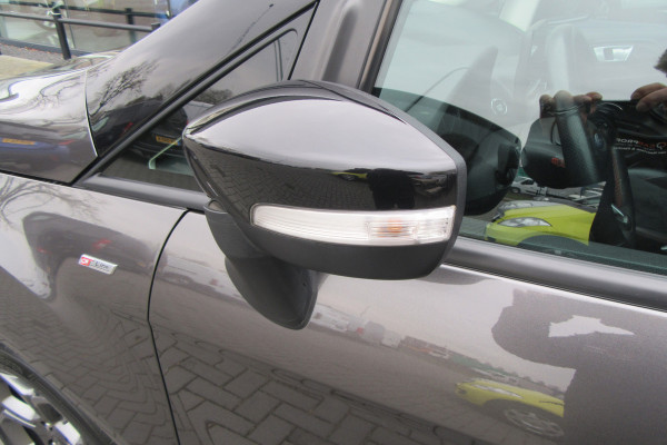 Ford EcoSport 1.0 EcoBoost ST-Line Black, Navigatie, Cruise Control
