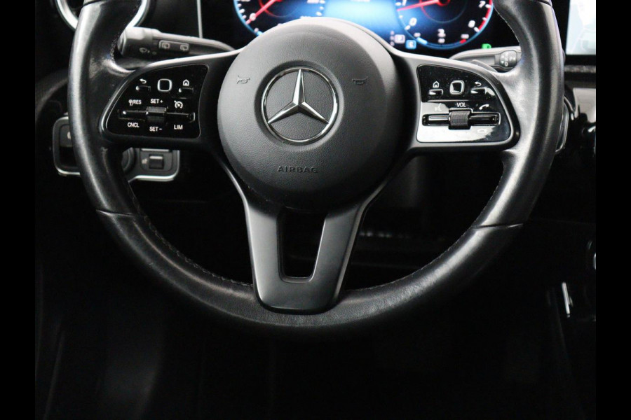 Mercedes-Benz A-Klasse 200 Business Solution Plus Upgrade | Panoramadak | Stoelverwarming | Half leder | Widescreen | Camera | Navigatie | Park Assist | Cruise control | Full LED