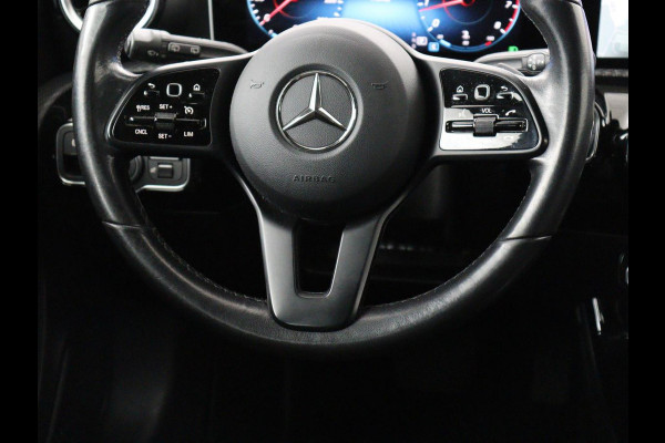 Mercedes-Benz A-Klasse 200 Business Solution Plus Upgrade | Panoramadak | Stoelverwarming | Half leder | Widescreen | Camera | Navigatie | Park Assist | Cruise control | Full LED