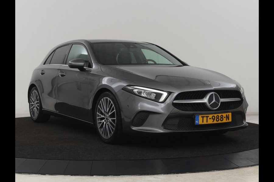Mercedes-Benz A-Klasse 200 Business Solution Plus Upgrade | Panoramadak | Stoelverwarming | Half leder | Widescreen | Camera | Navigatie | Park Assist | Cruise control | Full LED