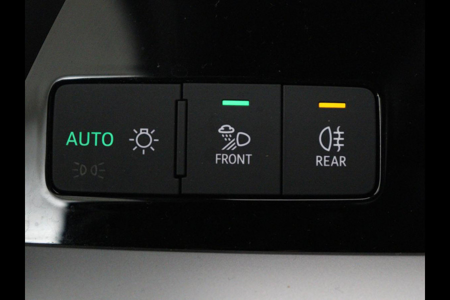 Audi A3 30 TFSI S edition | Stoelverwarming | Park Assist | Sportstoelen | Carplay | Half leder | Virtual Cockpit | Full LED | Navigatie | Climate control | Cruise control