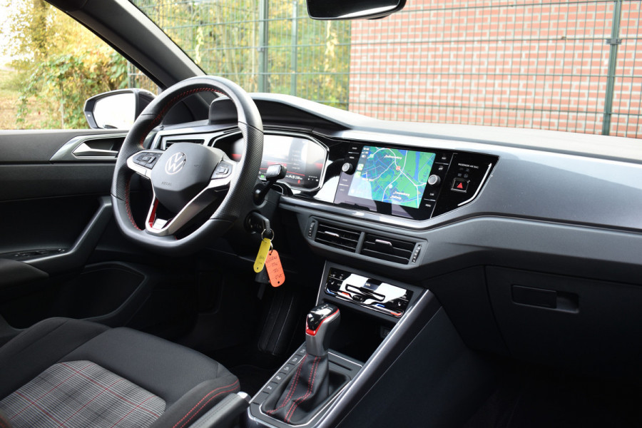 Volkswagen Polo GTI 2.0 TSI 210PK DSG GTI-SPORT IQ-LIGHT/PDC/CARPLAY FABRIEKS GARANTIE