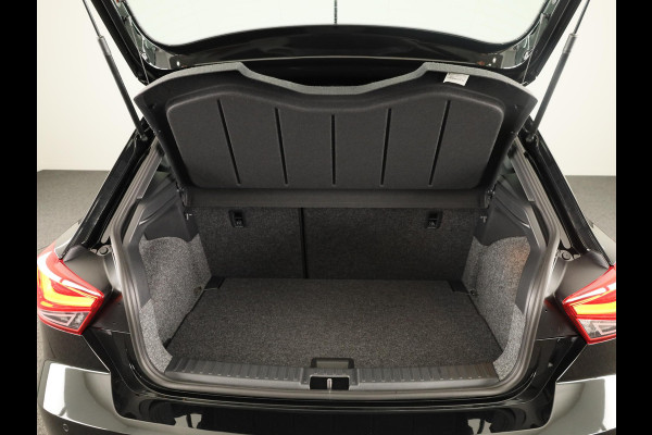 Seat Ibiza Style 1.0 EcoTSI 95 PK | Midnight Black Metallic | Apple Carplay | Park Assist | Cruise Control