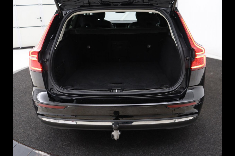 Volvo V60 2.0 T8 Plug-in AWD Ultimate Bright | Panoramadak | Trekhaak | Leder | Stoelventilatie | 360 Camera | Harman/Kardon | Head-Up | Keyless | Carplay | Achterbankverwarming | Adaptive cruise | PHEV