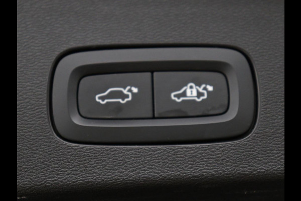Volvo V60 2.0 T8 Plug-in AWD Ultimate Bright | Panoramadak | Trekhaak | Leder | Stoelventilatie | 360 Camera | Harman/Kardon | Head-Up | Keyless | Carplay | Achterbankverwarming | Adaptive cruise | PHEV