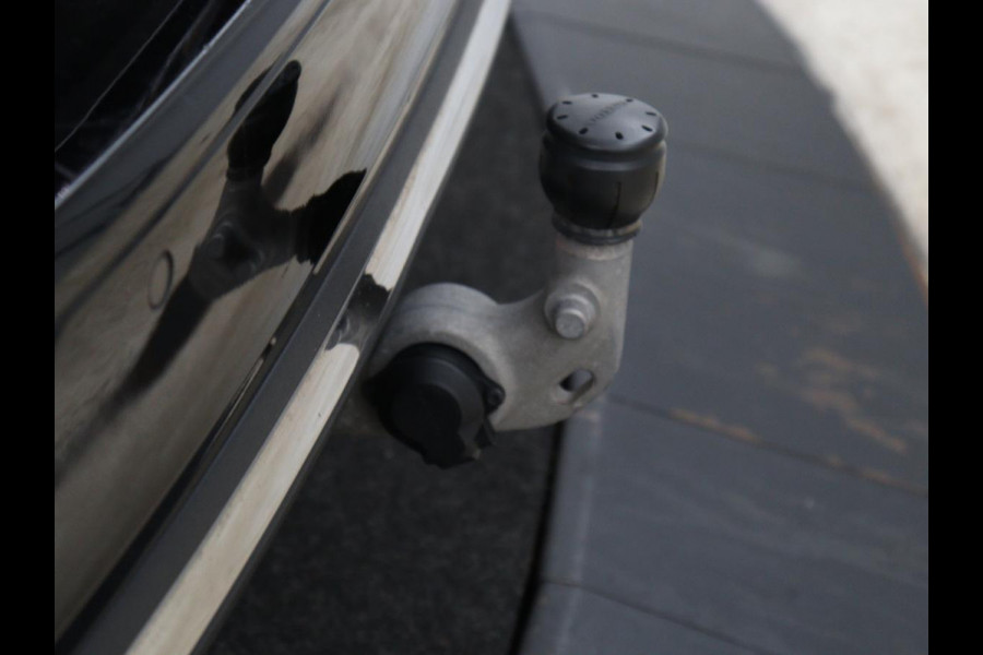 Volvo V60 2.0 T8 Plug-in AWD Ultimate Bright | Panoramadak | Trekhaak | Leder | Stoelventilatie | 360 Camera | Harman/Kardon | Head-Up | Keyless | Carplay | Achterbankverwarming | Adaptive cruise | PHEV