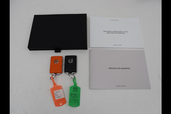 Volvo V60 2.0 T8 Plug-in AWD Ultimate Bright | Panoramadak | Trekhaak | Leder | Stoelventilatie | 360 Camera | Harman/Kardon | Head-Up | Keyless | Carplay | Achterbankverwarming | Adaptive cruise | PHEV