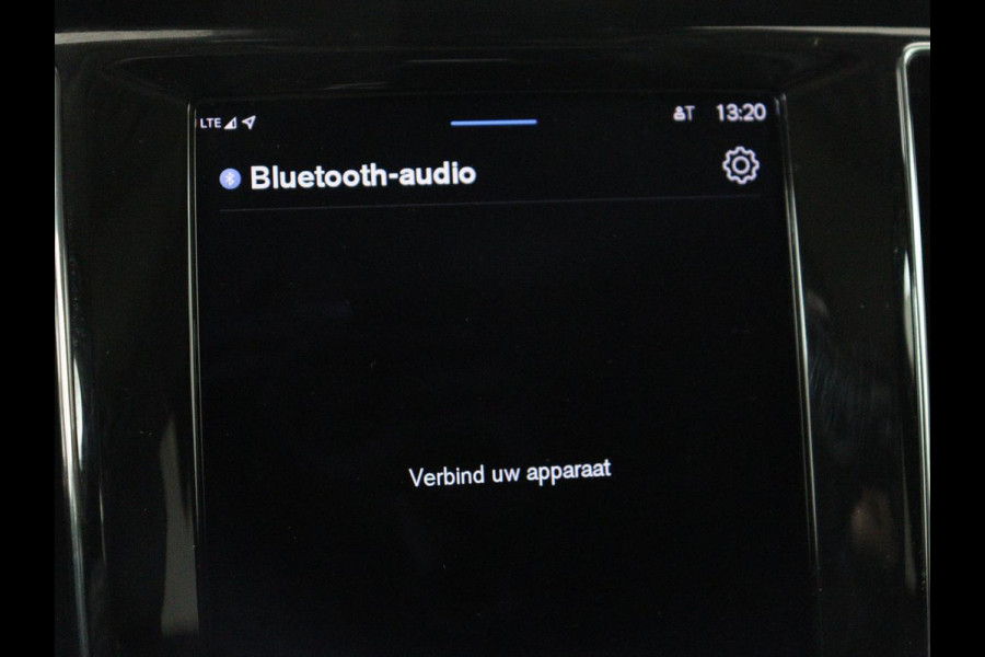 Volvo V60 2.0 T8 Plug-in AWD Ultimate Bright | Panoramadak | Trekhaak | Leder | Stoelventilatie | 360 Camera | Harman/Kardon | Head-Up | Keyless | Carplay | Achterbankverwarming | Adaptive cruise | PHEV