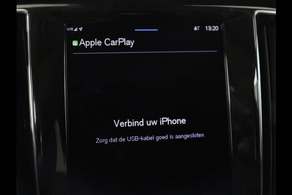 Volvo V60 2.0 T8 Plug-in AWD Ultimate Bright | Panoramadak | Trekhaak | Leder | Stoelventilatie | 360 Camera | Harman/Kardon | Head-Up | Keyless | Carplay | Achterbankverwarming | Adaptive cruise | PHEV