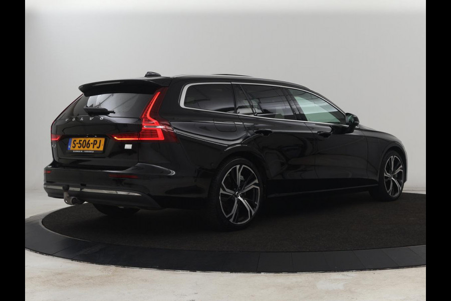 Volvo V60 2.0 T8 Plug-in AWD Ultimate Bright | Panoramadak | Trekhaak | Leder | Stoelventilatie | 360 Camera | Harman/Kardon | Head-Up | Keyless | Carplay | Achterbankverwarming | Adaptive cruise | PHEV