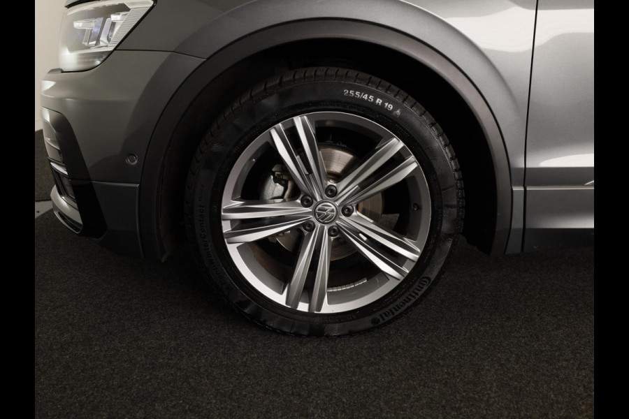 Volkswagen Tiguan 1.4 TSI 4Motion Comfortline Business 150 pk Automaat (DSG) | Navigatie | Trekhaak (wegklapbaar) | Parkeersensoren (Park assist) | Achteruitrijcamera | LED koplampen | Keyless |