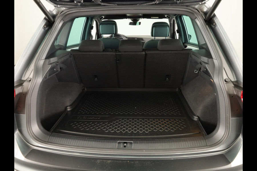 Volkswagen Tiguan 1.4 TSI 4Motion Comfortline Business 150 pk Automaat (DSG) | Navigatie | Trekhaak (wegklapbaar) | Parkeersensoren (Park assist) | Achteruitrijcamera | LED koplampen | Keyless |