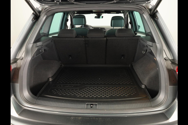 Volkswagen Tiguan 1.4 TSI 4Motion Comfortline Business 150 pk Automaat (DSG) | Navigatie | Trekhaak (wegklapbaar) | Parkeersensoren (Park assist) | Achteruitrijcamera | LED koplampen | Keyless |