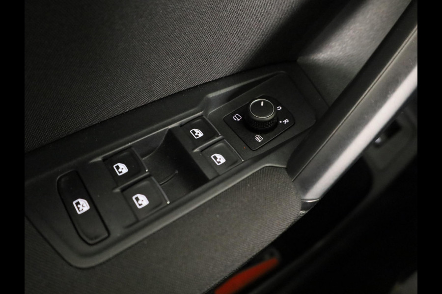 Volkswagen Tiguan 1.4 TSI 4Motion Comfortline Business 150 pk Automaat (DSG) | Navigatie | Trekhaak (wegklapbaar) | Parkeersensoren (Park assist) | Achteruitrijcamera | LED koplampen | Keyless |