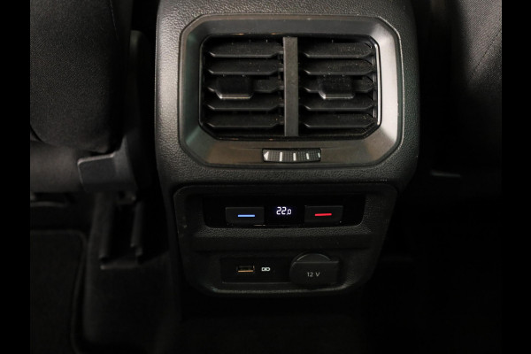 Volkswagen Tiguan 1.4 TSI 4Motion Comfortline Business 150 pk Automaat (DSG) | Navigatie | Trekhaak (wegklapbaar) | Parkeersensoren (Park assist) | Achteruitrijcamera | LED koplampen | Keyless |