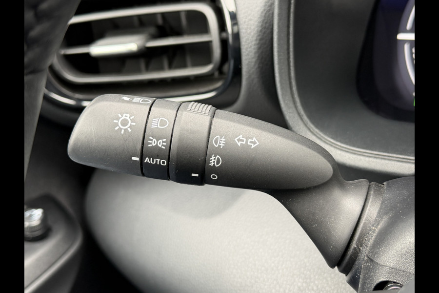 Toyota Yaris 1.5 Hybrid Executive / Bi tone | Pano dak | Emotional Red | PDC V+A | BSM | Rijklaar!!