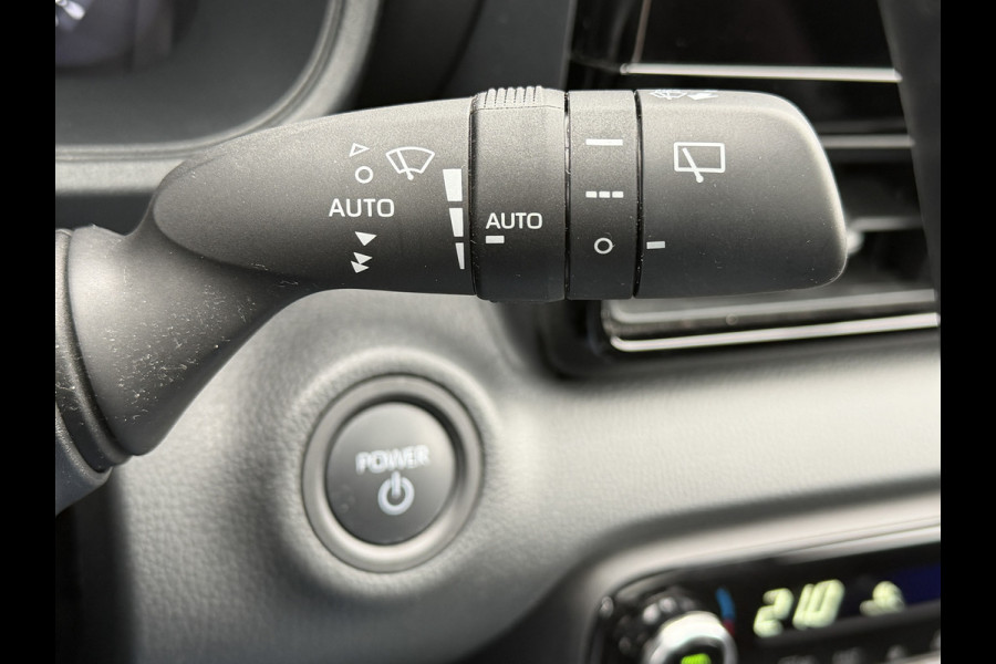 Toyota Yaris 1.5 Hybrid Executive / Bi tone | Pano dak | Emotional Red | PDC V+A | BSM | Rijklaar!!