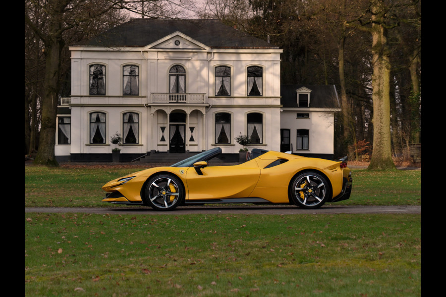 Ferrari SF90 Spider 4.0 V8 Assetto Fiorano | Giallo Triplo Strato | full carbon | JBL | etc