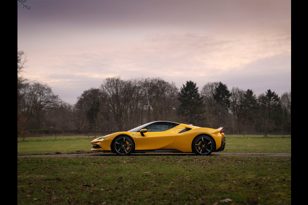 Ferrari SF90 Spider 4.0 V8 Assetto Fiorano | Giallo Triplo Strato | full carbon | JBL | etc