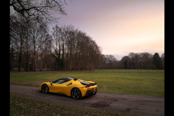 Ferrari SF90 Spider 4.0 V8 Assetto Fiorano | Giallo Triplo Strato | full carbon | JBL | etc