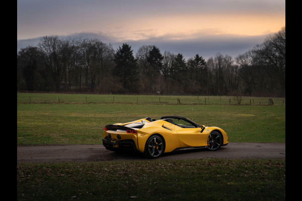 Ferrari SF90 Spider 4.0 V8 Assetto Fiorano | Giallo Triplo Strato | full carbon | JBL | etc