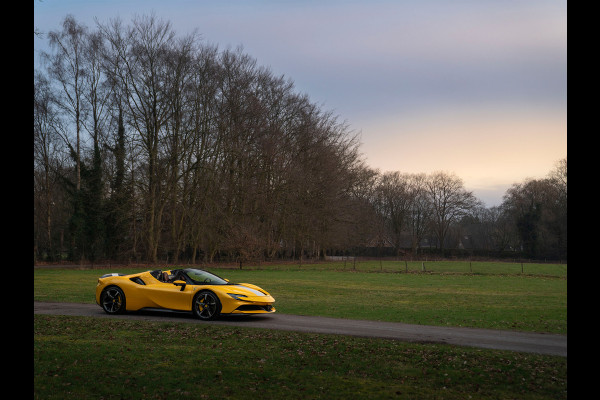Ferrari SF90 Spider 4.0 V8 Assetto Fiorano | Giallo Triplo Strato | full carbon | JBL | etc
