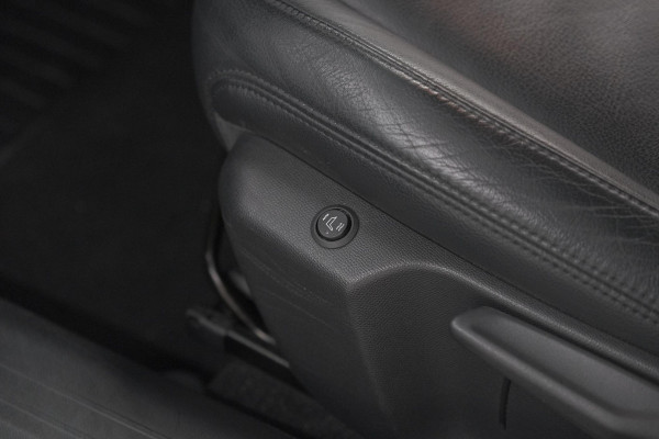 Peugeot 208 PureTech 100 EAT8 Allure Pack | Camera | Leer-Pakket | Stoelverwarming | Apple Carplay