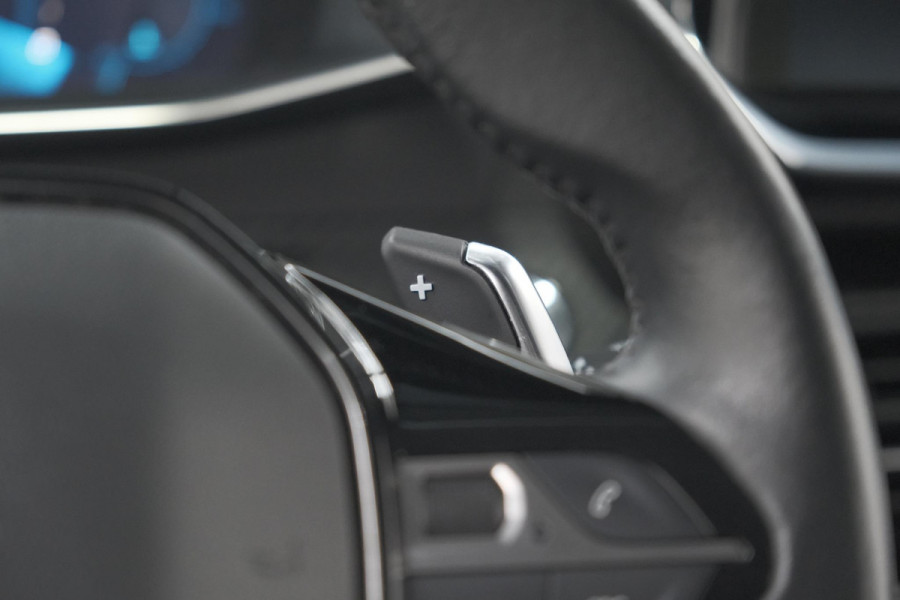 Peugeot 208 PureTech 100 EAT8 Allure Pack | Camera | Leer-Pakket | Stoelverwarming | Apple Carplay