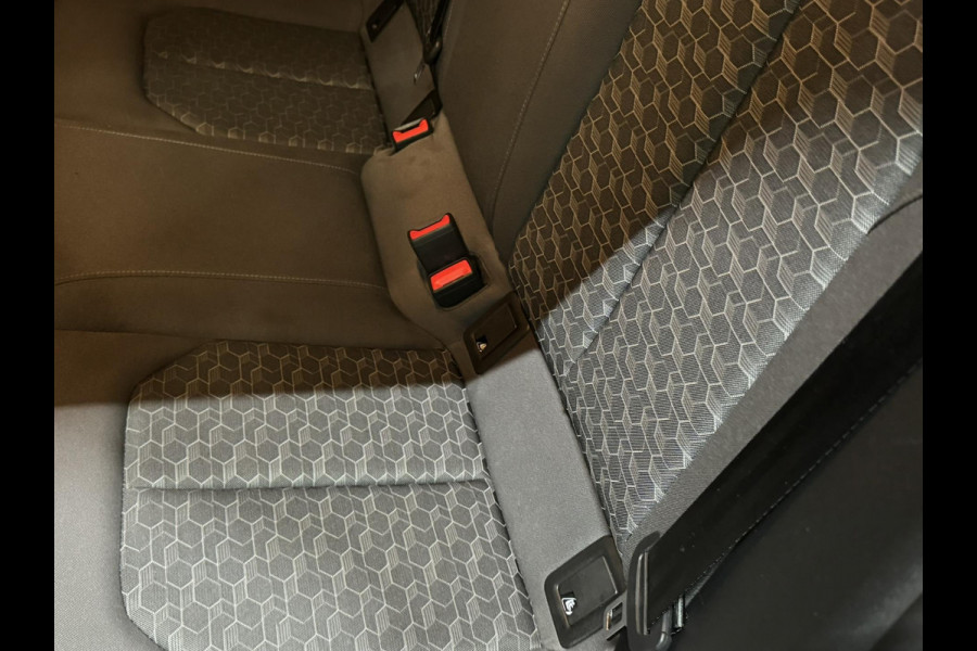 Audi A1 Sportback 30 TFSI Advanced edition Garantie Carplay Cruise Virtual Dash Led Dab Navi Clima Lane Keyless Rijklaar