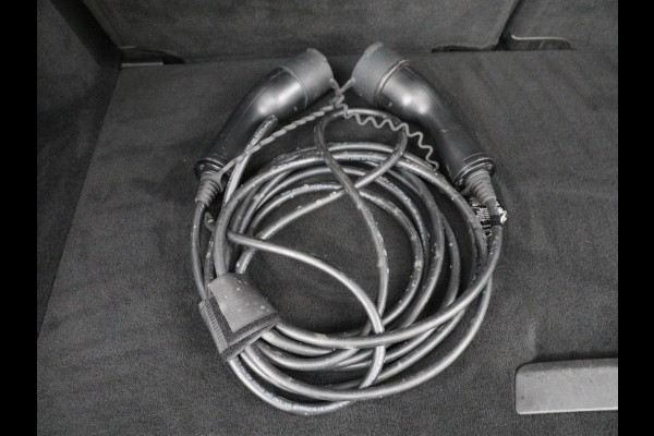 Volvo XC90 2.0 T8 AWD R-Design | Panoramadak | Stoelventilatie | Head-Up | Massage | 360 Camera | Leder | Adaptive cruise | Carplay | Harman/Kardon | Achterbankverwarming | Navigatie | PHEV | Plug In