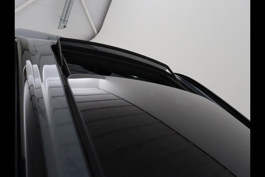 Volvo XC90 2.0 T8 AWD R-Design | Panoramadak | Stoelventilatie | Head-Up | Massage | 360 Camera | Leder | Adaptive cruise | Carplay | Harman/Kardon | Achterbankverwarming | Navigatie | PHEV | Plug In