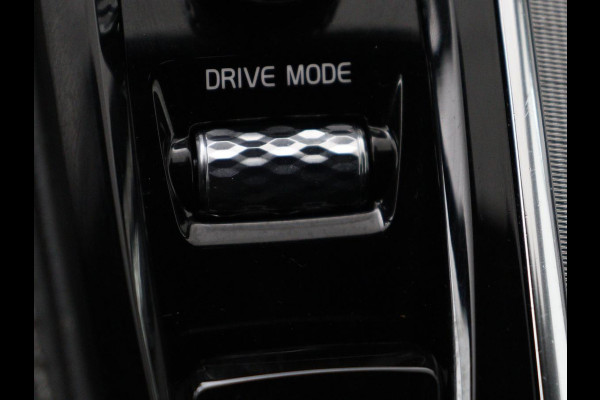 Volvo XC90 2.0 T8 AWD R-Design | Panoramadak | Stoelventilatie | Head-Up | Massage | 360 Camera | Leder | Adaptive cruise | Carplay | Harman/Kardon | Achterbankverwarming | Navigatie | PHEV | Plug In