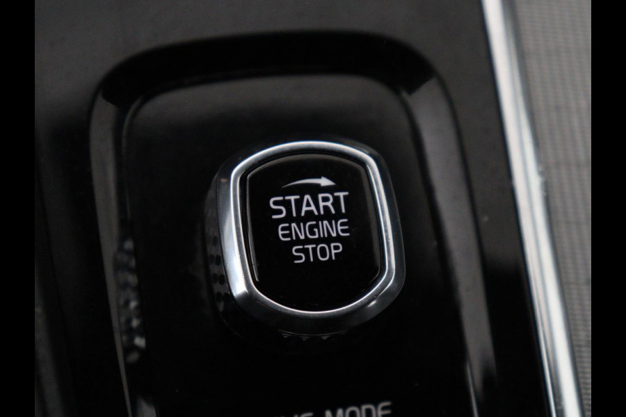 Volvo XC90 2.0 T8 AWD R-Design | Panoramadak | Stoelventilatie | Head-Up | Massage | 360 Camera | Leder | Adaptive cruise | Carplay | Harman/Kardon | Achterbankverwarming | Navigatie | PHEV | Plug In