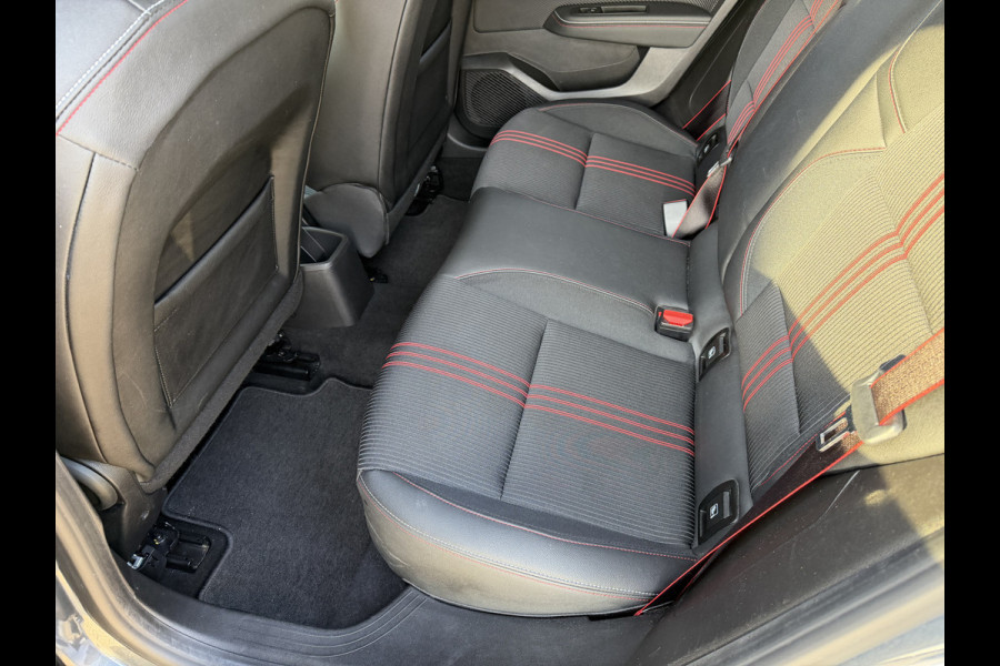 Renault Clio 1.0 TCe R.S. Line / Camera / Pdc v+a / 17'' LM  / Cruise  / Carplay