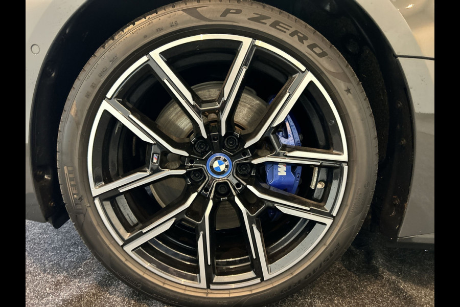 BMW i4 eDrive40 84 kWh | trekhaak | Leder interieur |