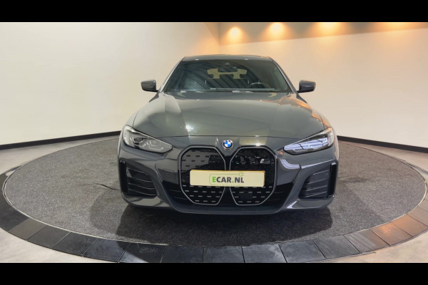 BMW i4 eDrive40 84 kWh | trekhaak | Leder interieur |