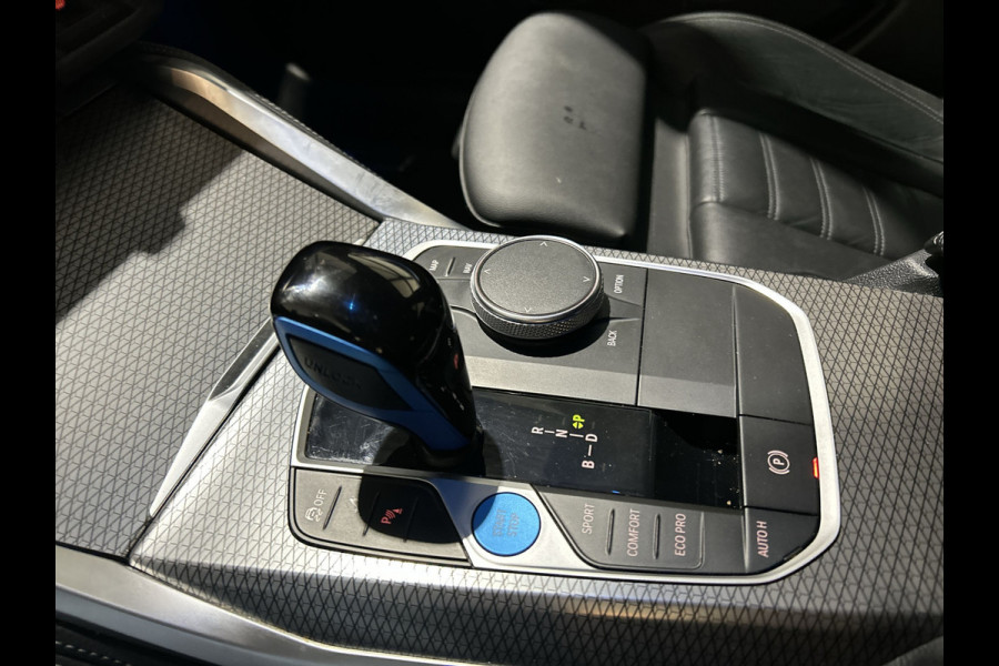 BMW i4 eDrive40 84 kWh | trekhaak | Leder interieur |