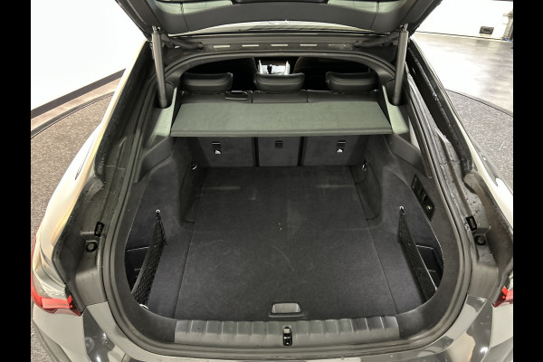 BMW i4 eDrive40 84 kWh | trekhaak | Leder interieur |