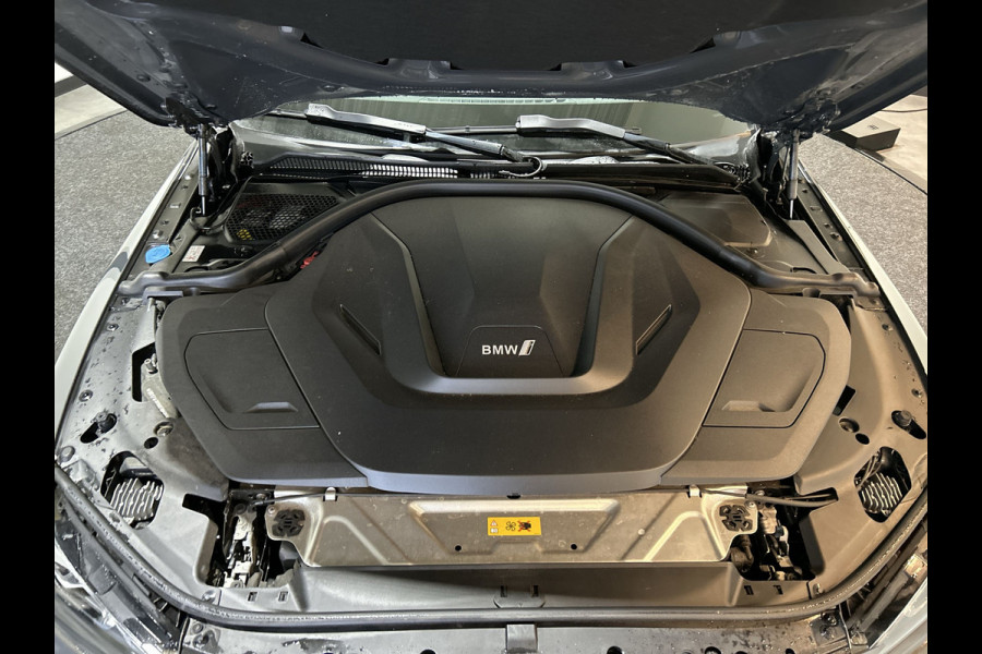 BMW i4 eDrive40 84 kWh | trekhaak | Leder interieur |