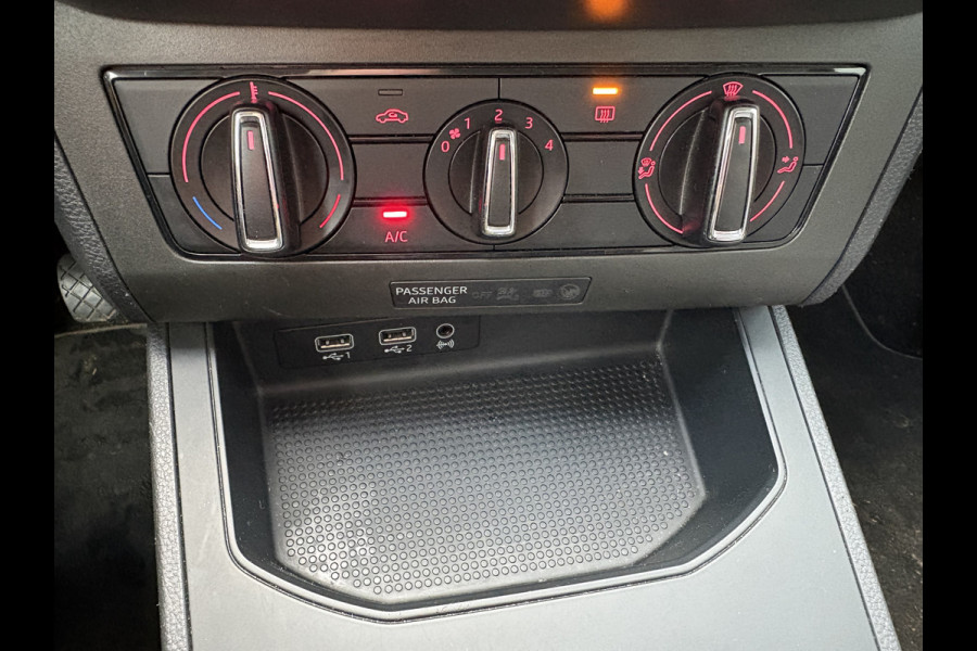 Seat Ibiza 1.0 TSi 95pk Style Business Intense 5-drs. CAMERA/CARPLAY/ADAPT.CRUISE/PDC/18INCH