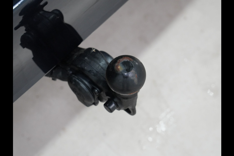 Volkswagen ID. Buzz Cargo L1H1 77kWh 204pk RWD / Trekhaak / R20 LM-velgen / Navigatie / Camera