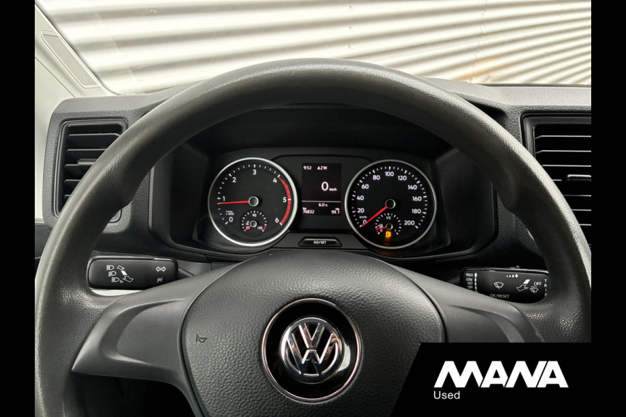 Volkswagen Crafter 2.0TDI 177PK Bakwagen Laadklep 750kg Lat om Lat Trekhaak Zijdeur Lederen bekleding Airco