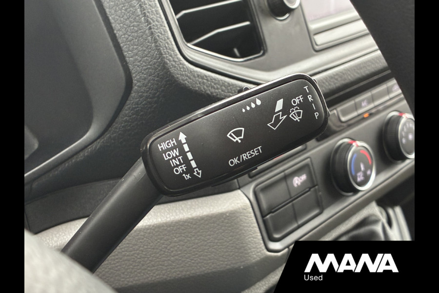 Volkswagen Crafter 2.0TDI 177PK Bakwagen Laadklep 750kg Lat om Lat Trekhaak Zijdeur Lederen bekleding Airco