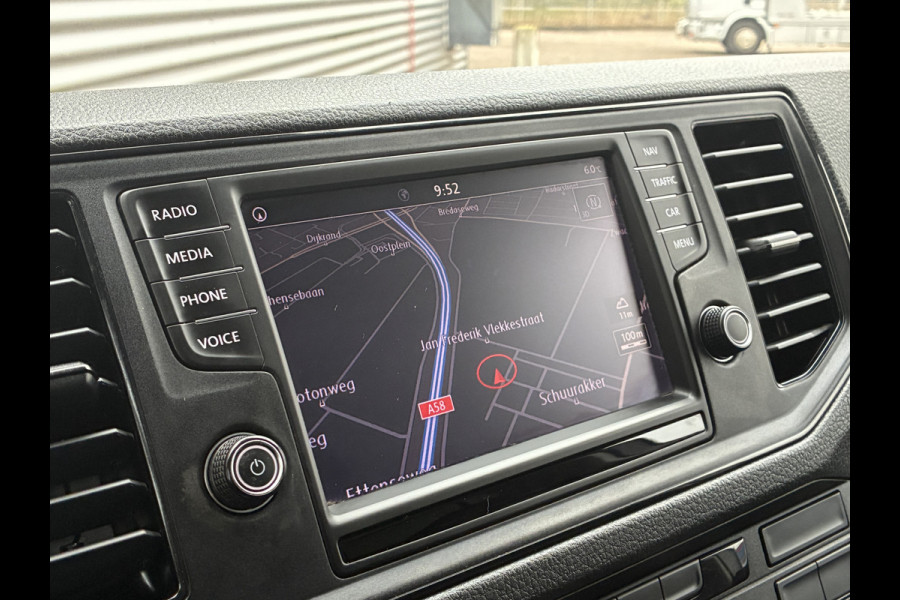 Volkswagen Crafter 2.0TDI 177PK Bakwagen Laadklep 750kg Lat om Lat Trekhaak Zijdeur Lederen bekleding Airco