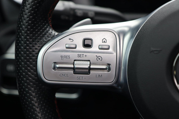 Mercedes-Benz A-Klasse AMG 35 4MATIC / PANO / CAMERA / DODEHOEK / CARPLAY / STOELVERW