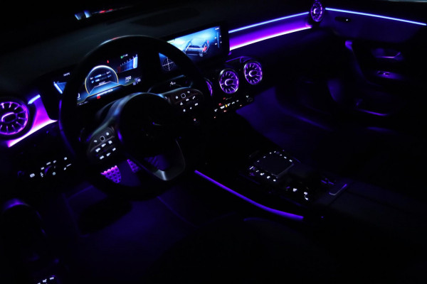 Mercedes-Benz A-Klasse AMG 35 4MATIC / PANO / CAMERA / DODEHOEK / CARPLAY / STOELVERW